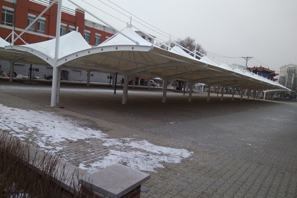 沈陽張拉膜廠家解析：張拉膜安裝服務(wù)的適用場景與特點